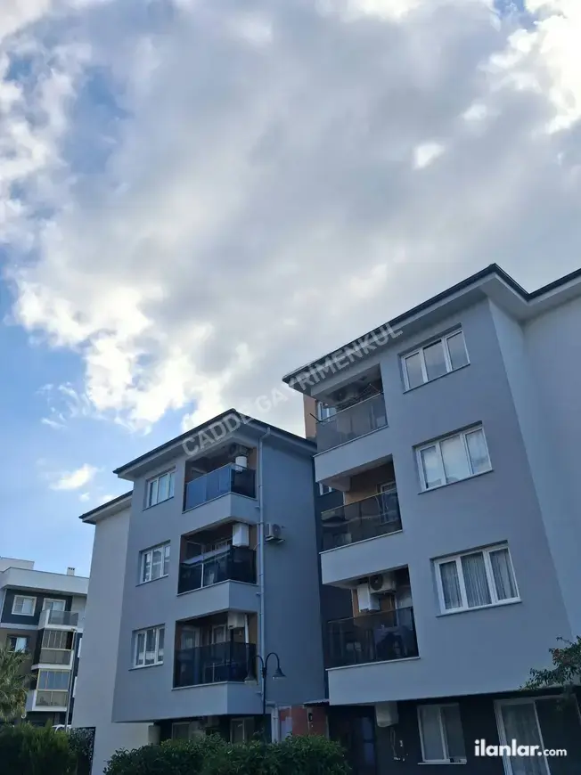 Aydın Kuşadası Davutlar Mahallesi 2+1 85 m² satılık daire - Fotoğraf 1