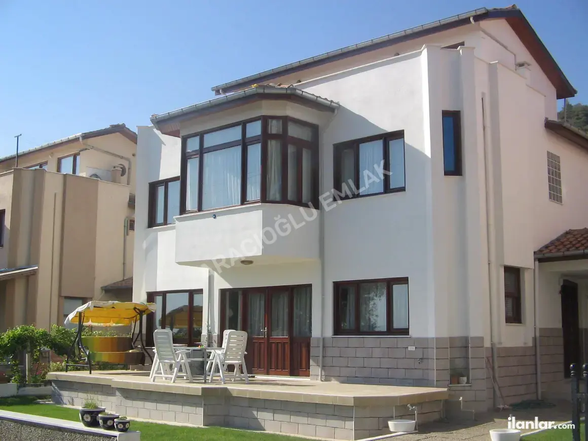 Manisa Salihli Barış Mahallesi 4.5+1 520 m² kiralık villa - Fotoğraf 1