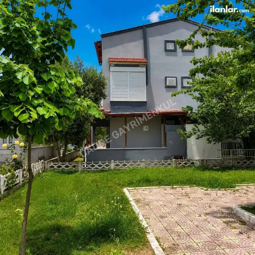 Aydın Kuşadası Davutlar Mahallesi 2+1 130 m² satılık villa - Fotoğraf 1
