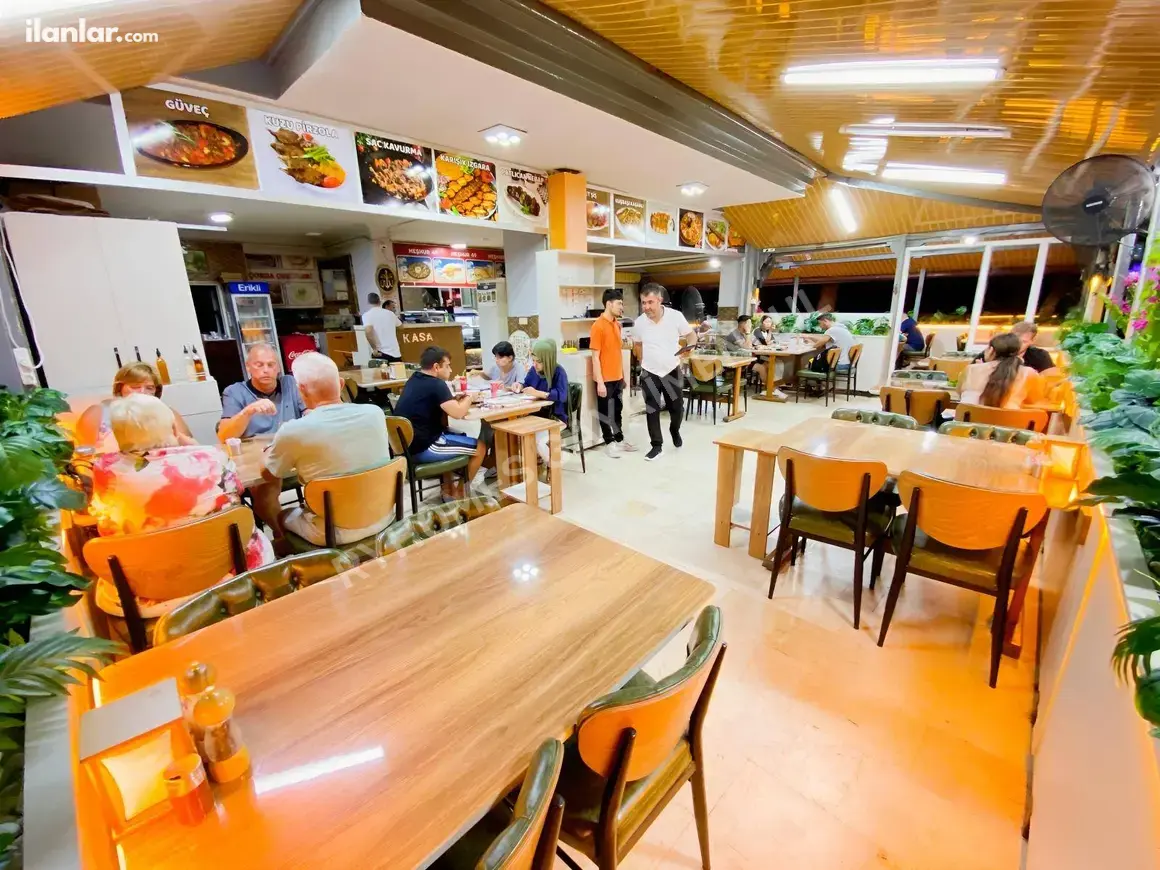 Antalya Manavgat Side Mahallesi 350 m² devren Kiralık restoran - Fotoğraf 1