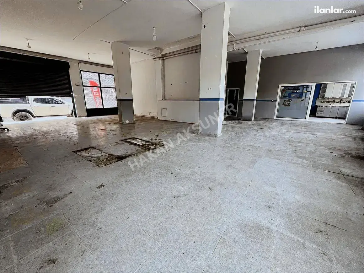 İzmir Bornova Yeşilova Mahallesi 240 m² kiralık dükkan & Mağaza - Fotoğraf 1