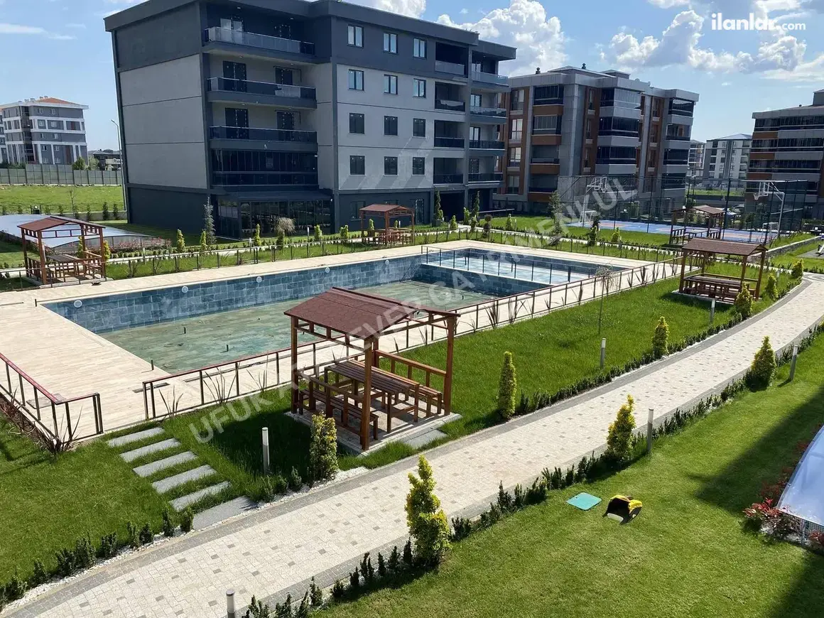 Tekirdağ Çerkezköy Cumhuriyet Mahallesi 3+1 145 m² satılık daire - Fotoğraf 1