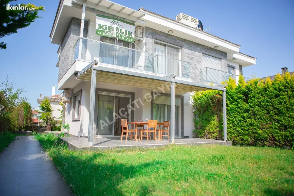 İzmir Çeşme Altınyunus Mahallesi 3+1 150 m² kiralık villa - Fotoğraf 1