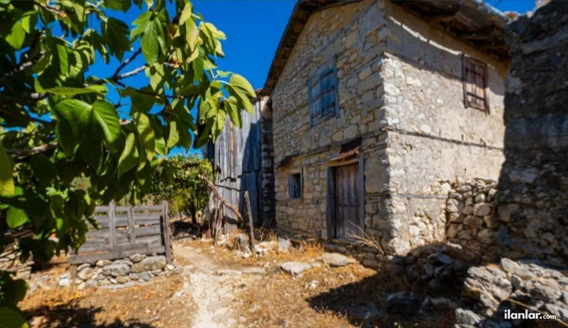 Antalya Kaş Ahatlı Mahallesi 3+3 1.520 m² satılık müstakil Ev - Fotoğraf 1