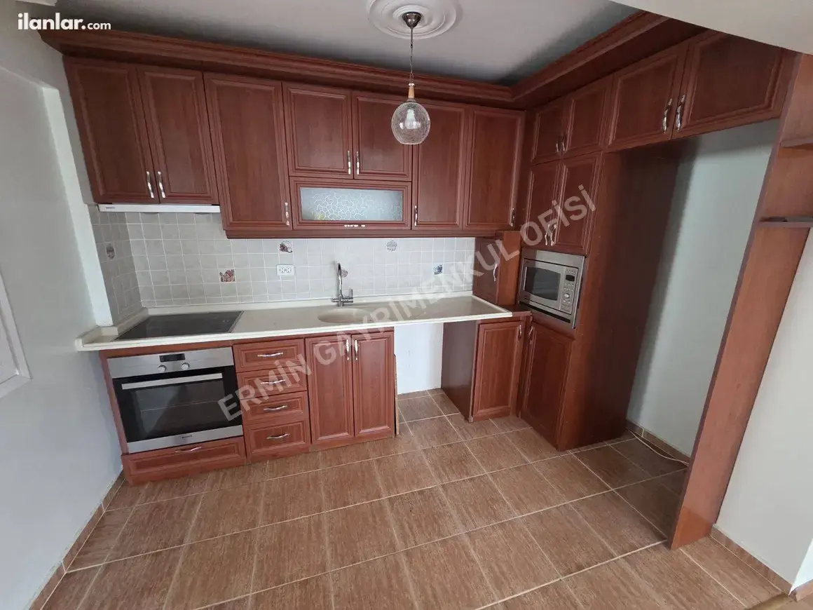 İzmir Çeşme Musalla Mahallesi 3+1 135 m² kiralık daire - Fotoğraf 1