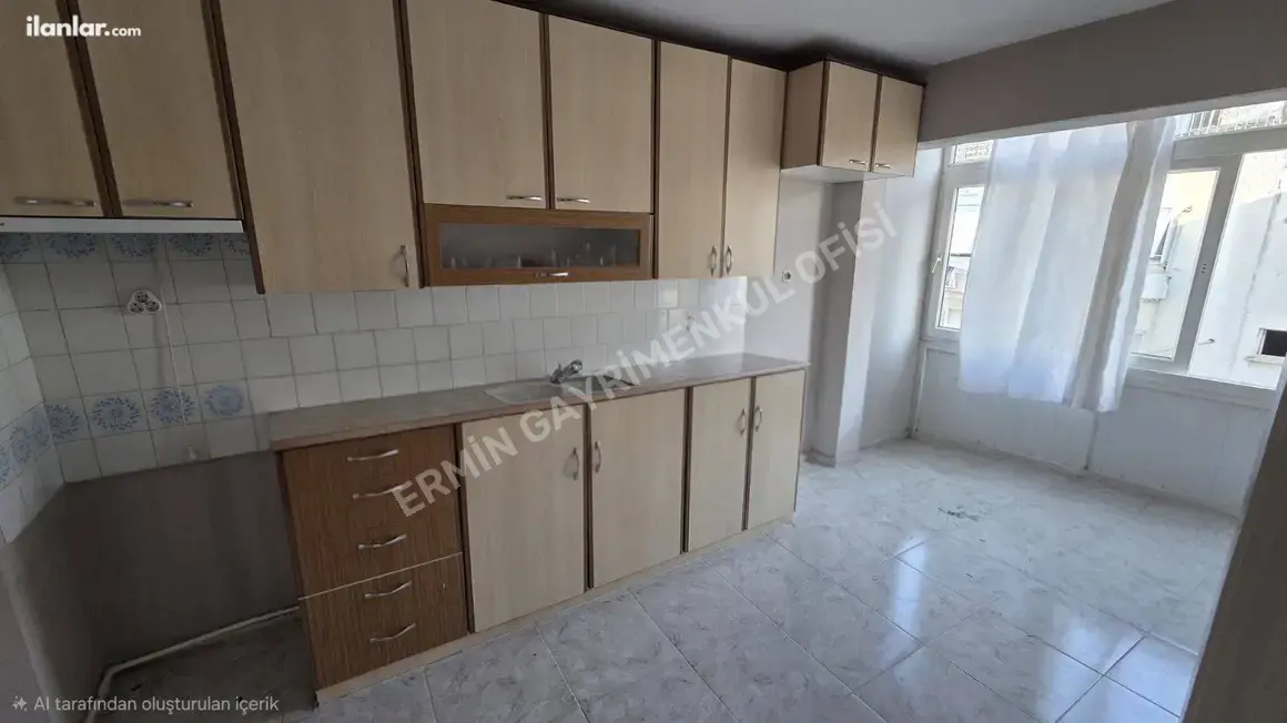 İzmir Balçova Onur Mahallesi 2+1 110 m² satılık daire - Fotoğraf 1