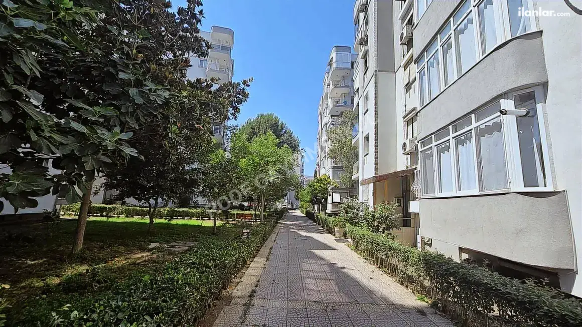 İzmir Bayraklı Manavkuyu Mahallesi 3+1 130 m² kiralık daire - Fotoğraf 1