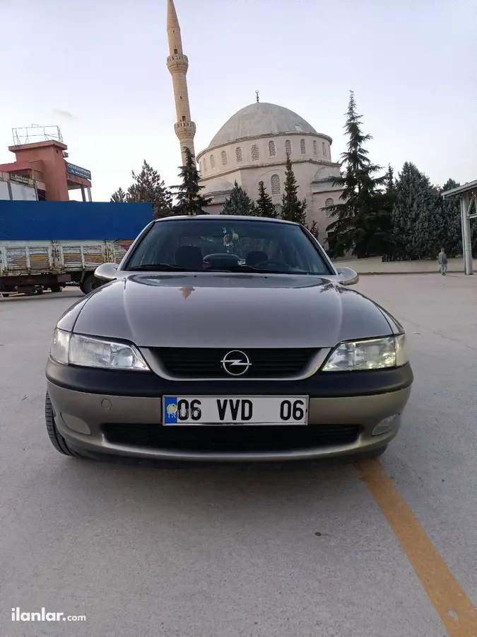 1996 Opel Vectra 2.0 benzinli manuel otomobil - Fotoğraf 3
