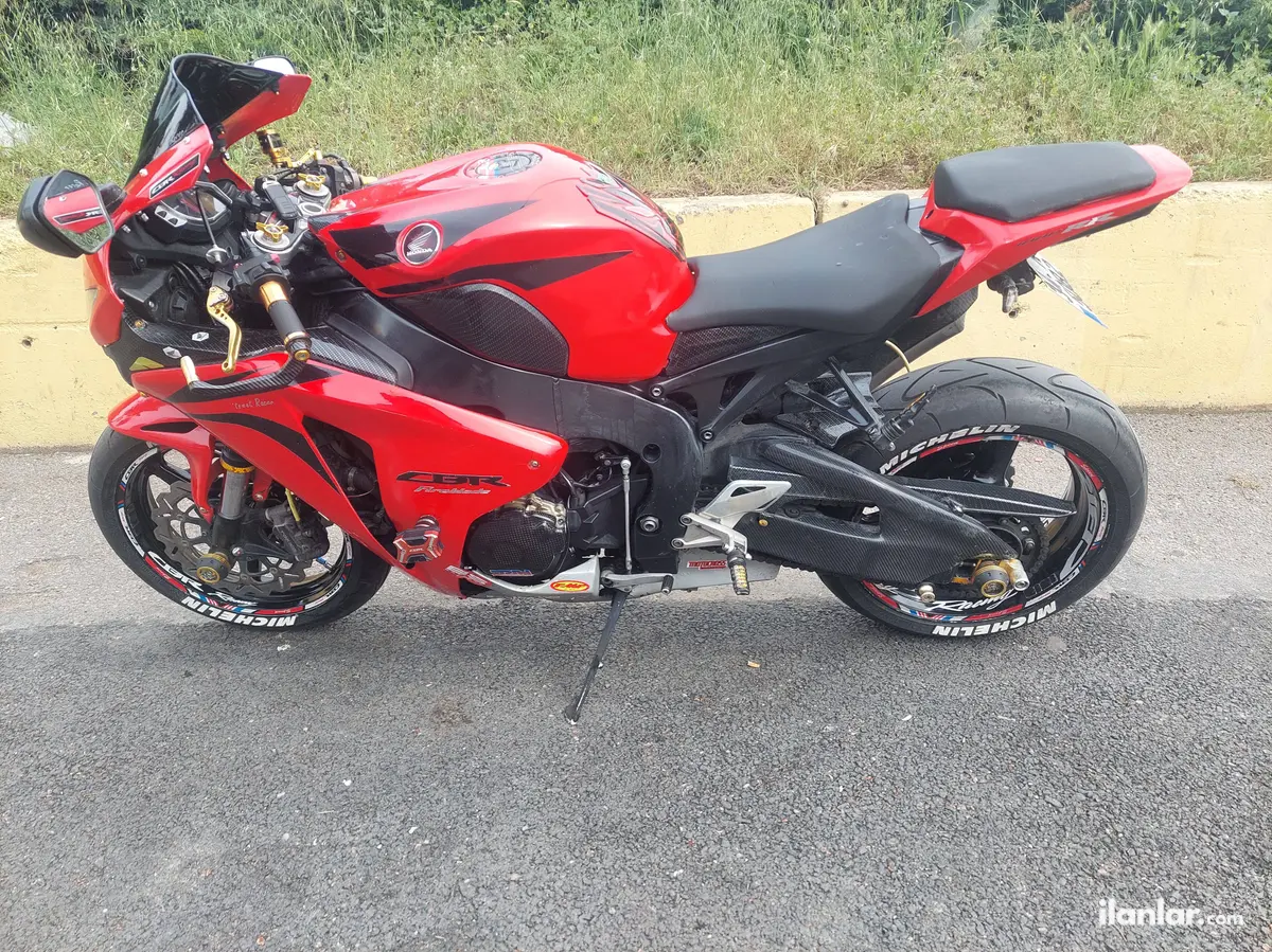 2009 Honda CBR 1000 RR benzinli manuel motosiklet - Fotoğraf 2