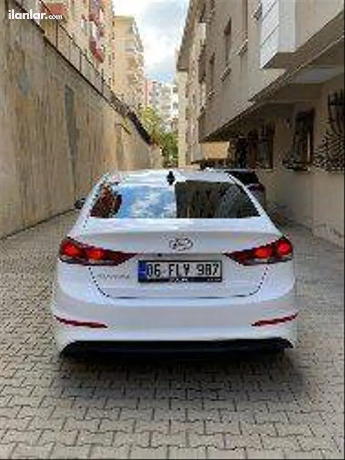 2018 Hyundai Elantra 1.6 D-CVVT benzinli otomatik otomobil - Fotoğraf 2