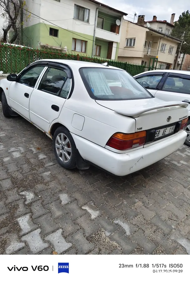 1997 Toyota Corolla 1.3 benzinli manuel otomobil - Fotoğraf 2