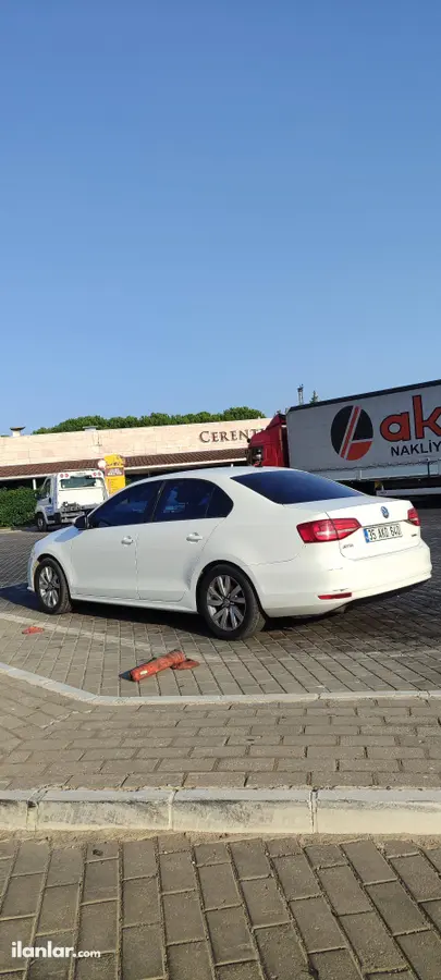2015 Volkswagen Jetta 1.2 TSi BlueMotion benzinli manuel otomobil - Fotoğraf 1