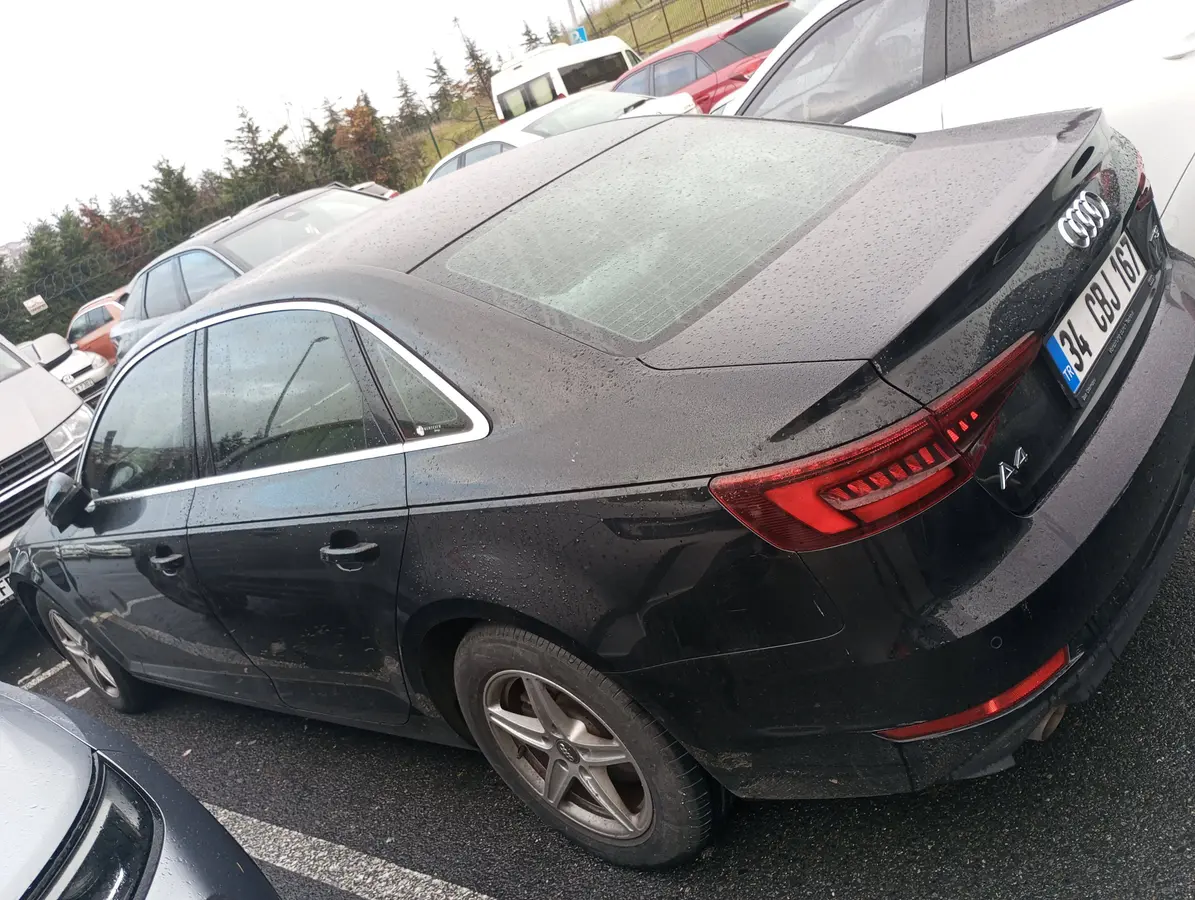 2018 Audi A4 A4 Sedan benzinli yarı Otomatik otomobil - Fotoğraf 3