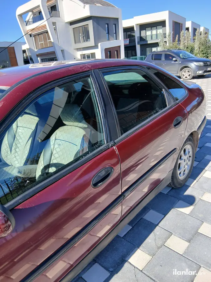 1996 Renault Laguna 2.0 benzinli manuel otomobil - Fotoğraf 3