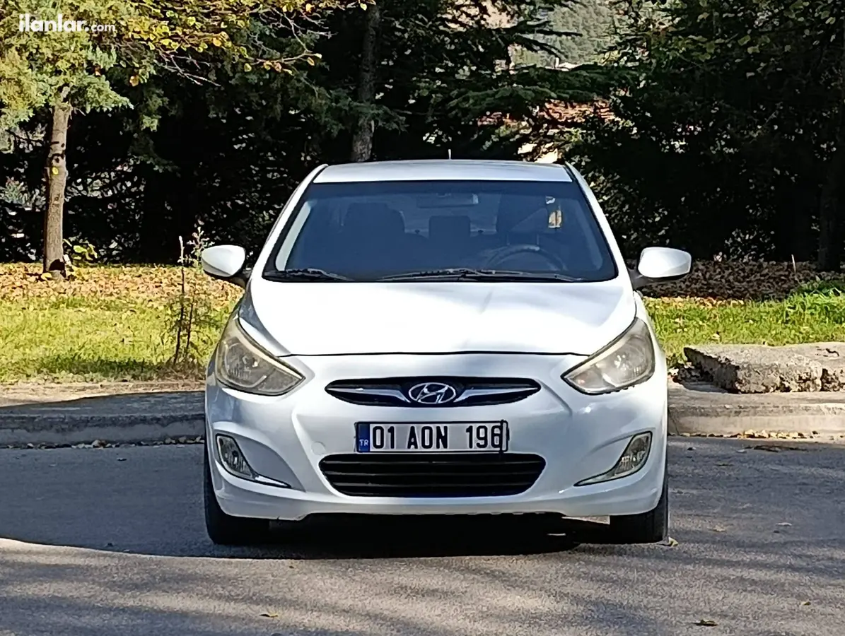 2015 Hyundai Accent Blue 1.4 CVVT benzinli manuel otomobil - Fotoğraf 1
