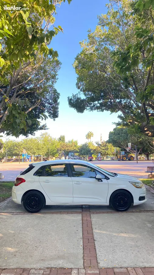 2014 Citroen C4 1.6 e-HDi dizel yarı Otomatik otomobil - Fotoğraf 2