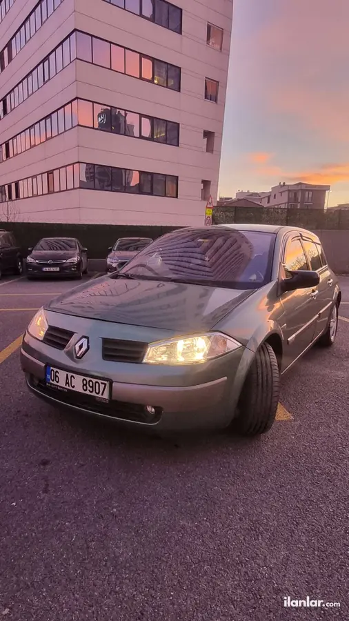 2004 Renault Megane 1.6 benzinli manuel otomobil - Fotoğraf 1