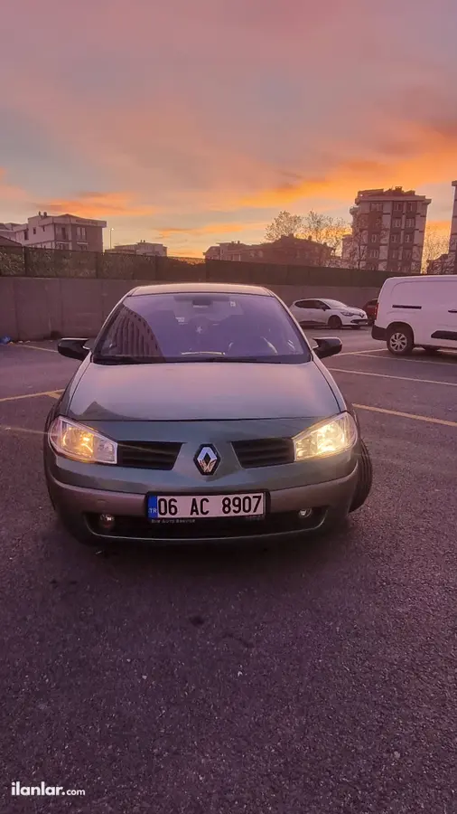 2004 Renault Megane 1.6 benzinli manuel otomobil - Fotoğraf 2