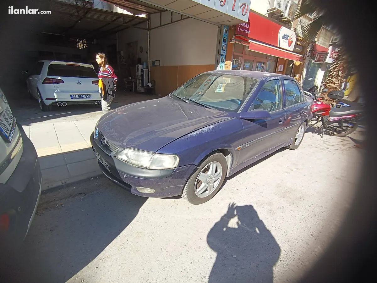 1997 Opel Vectra 2.0 benzinli manuel otomobil - Fotoğraf 1