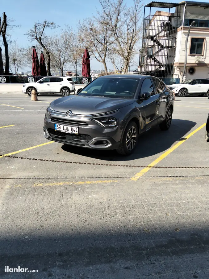 2024 Citroen C4 X 1.2 PureTech benzinli otomatik otomobil - Fotoğraf 1