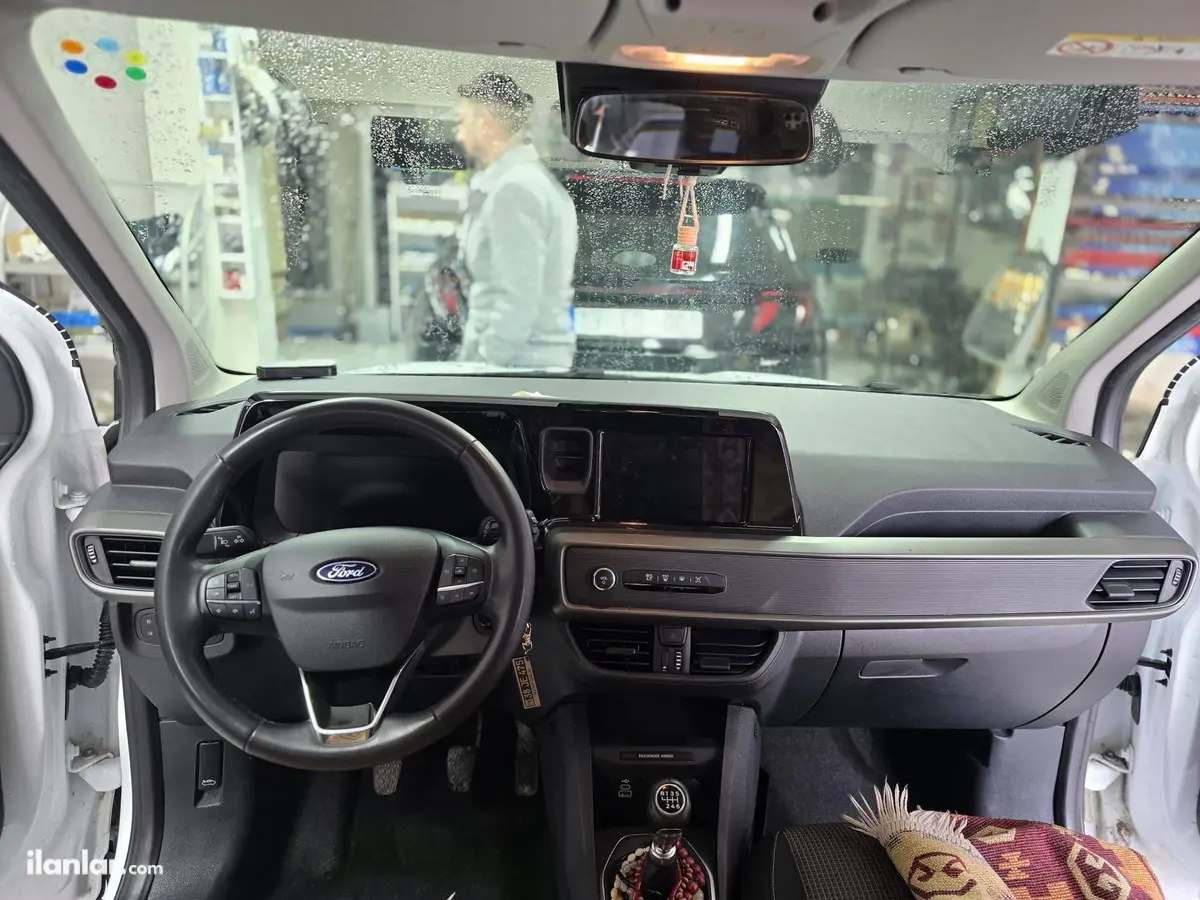 2024 Ford Tourneo Courier 1.5 TDCi dizel manuel minivan & Panelvan - Fotoğraf 1