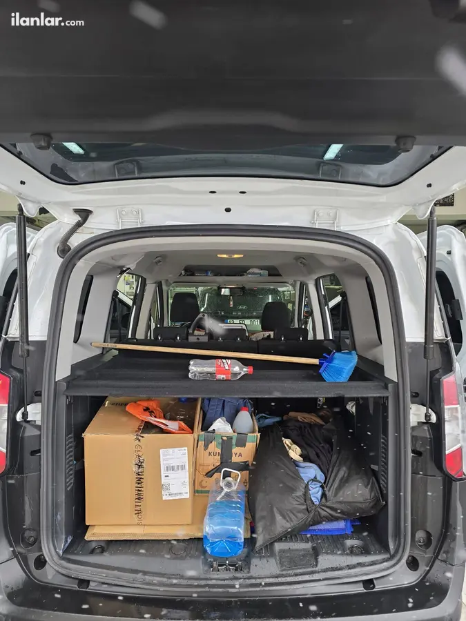 2024 Ford Tourneo Courier 1.5 TDCi dizel manuel minivan & Panelvan - Fotoğraf 3