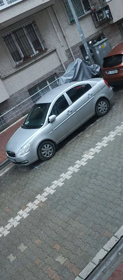 2011 Hyundai Accent Era 1.5 CRDi dizel otomatik otomobil - Fotoğraf 1
