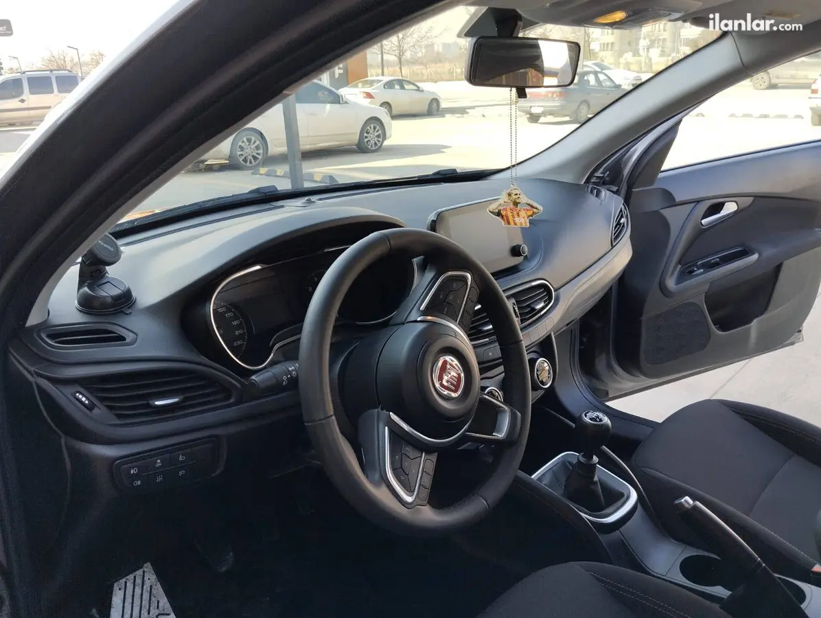 2023 Fiat Egea 1.4 Fire benzinli manuel otomobil - Fotoğraf 1