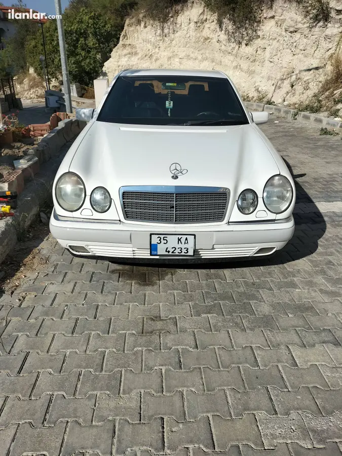 1998 Mercedes - Benz E 200 benzinli otomatik otomobil - Fotoğraf 1