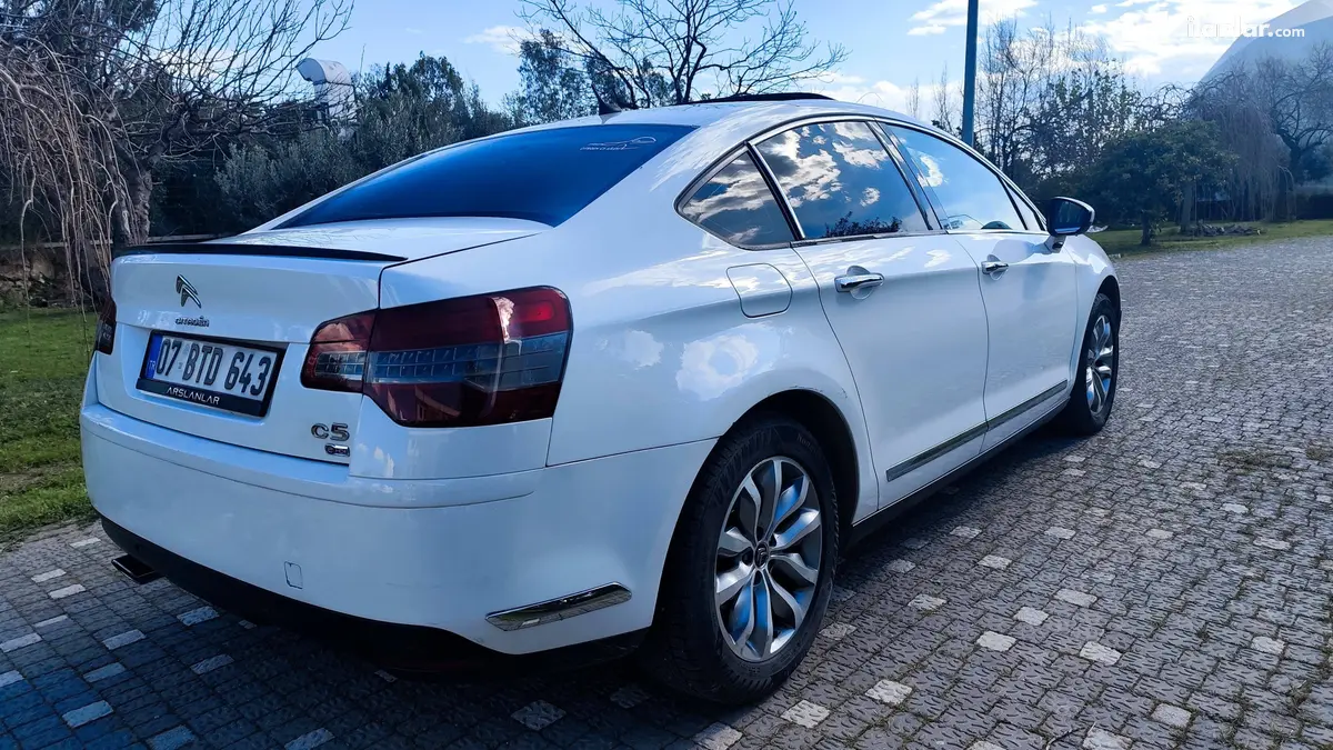 2013 Citroen C5 1.6 e-HDi dizel yarı Otomatik otomobil - Fotoğraf 3