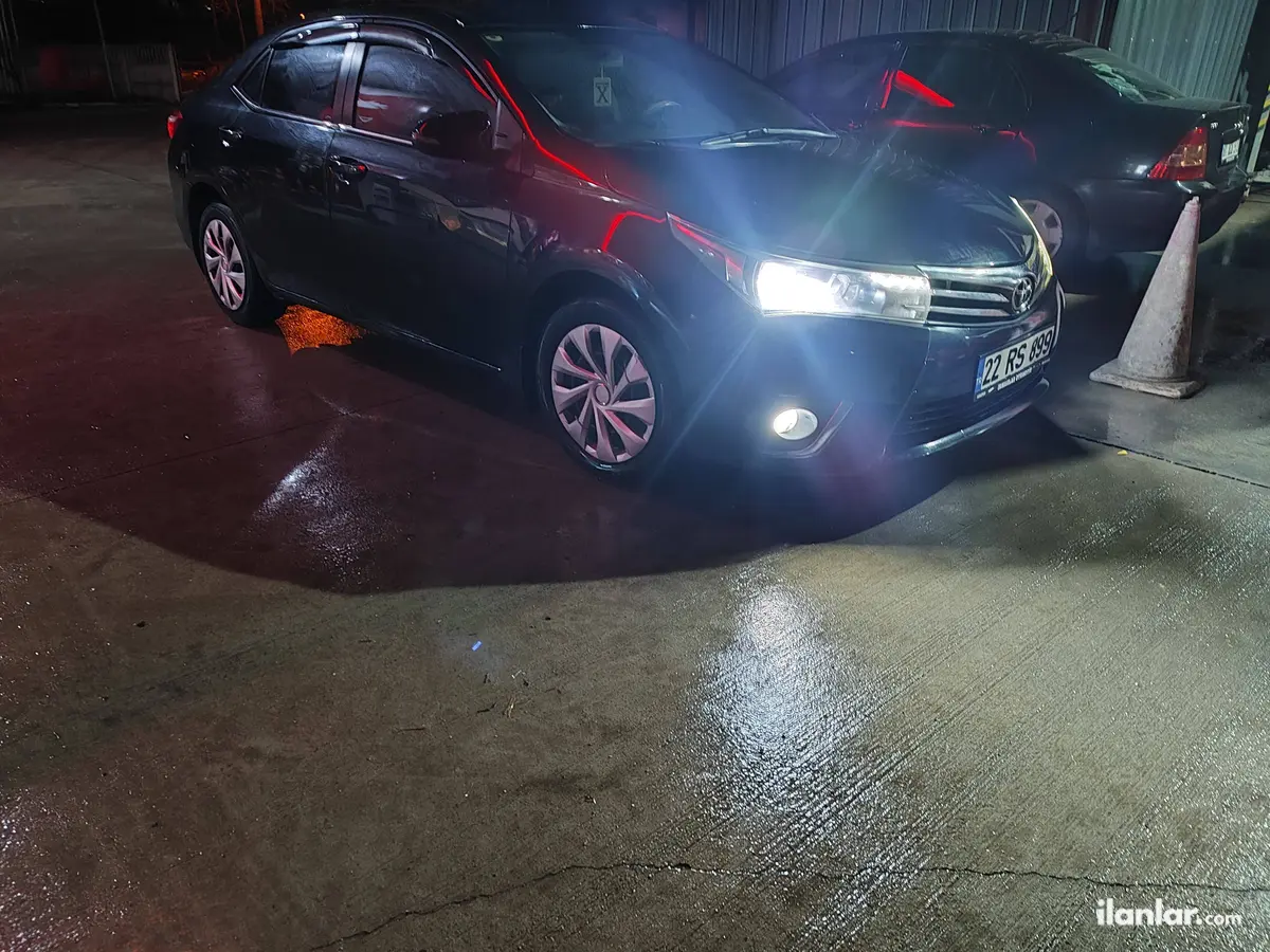 2013 Toyota Corolla 1.33 benzinli manuel otomobil - Fotoğraf 1