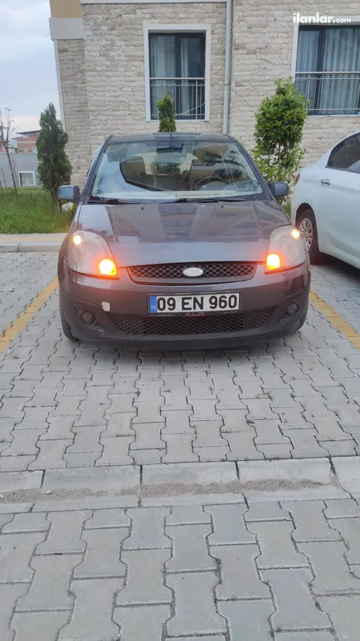 2006 Ford Fiesta 1.4 benzin & LPG manuel otomobil - Fotoğraf 1
