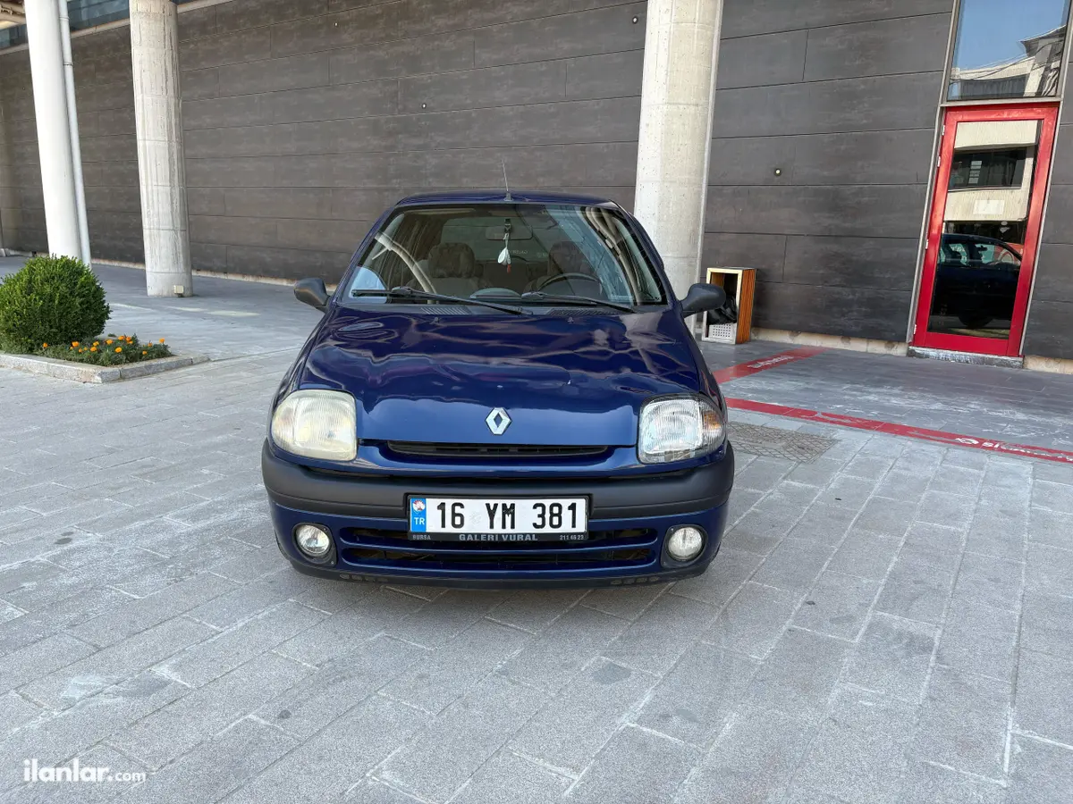 2000 Renault Clio 1.4 benzinli manuel otomobil - Fotoğraf 1