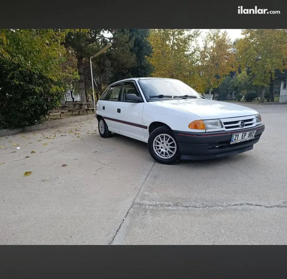 1994 Opel Astra 1.4 benzinli manuel otomobil - Fotoğraf 1