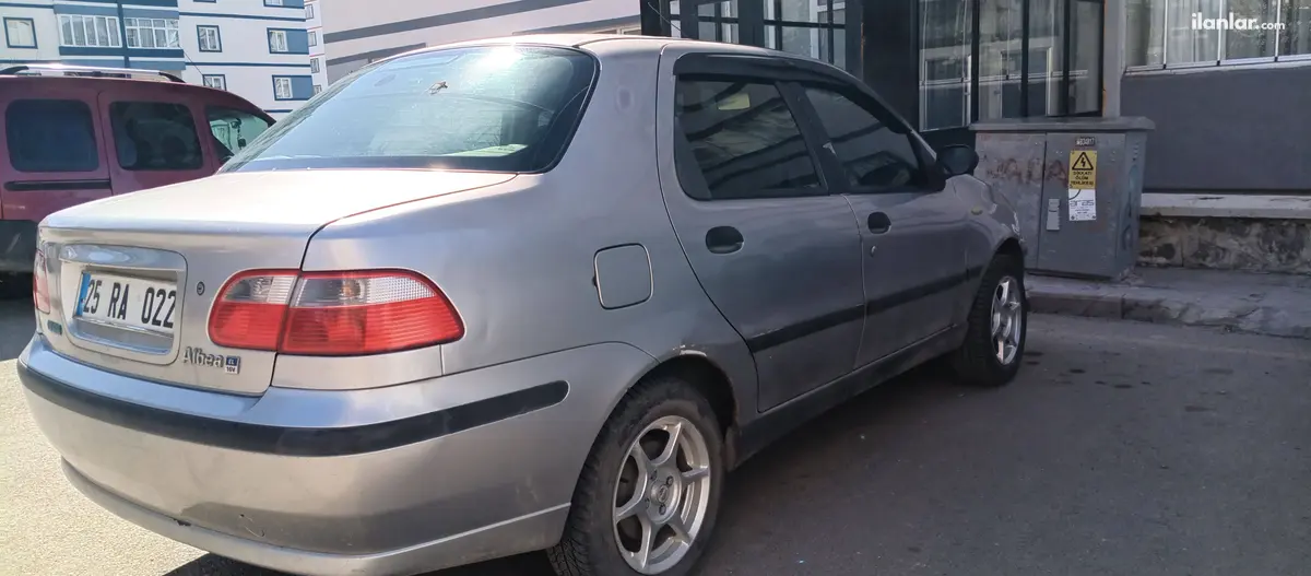 2004 Fiat Albea 1.2 benzinli manuel otomobil - Fotoğraf 2