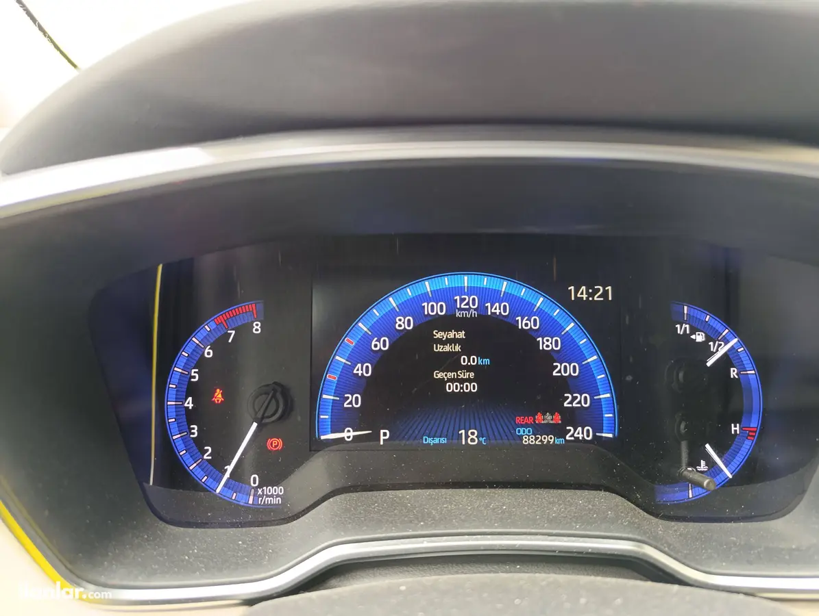 2021 Toyota Corolla 1.5 benzinli otomatik otomobil - Fotoğraf 1