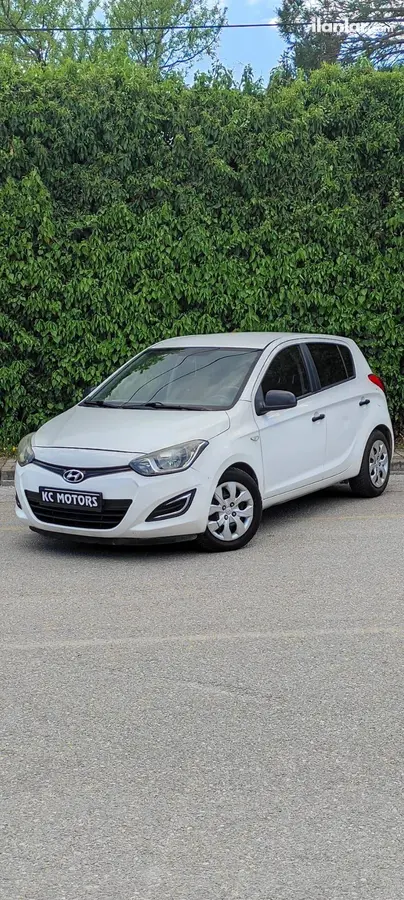 2013 Hyundai i20 1.4 CRDi dizel manuel otomobil - Fotoğraf 1