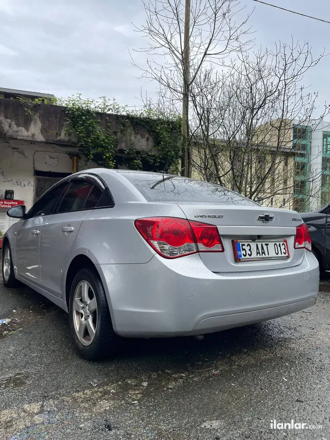 2009 Chevrolet Cruze 1.6 benzinli manuel otomobil - Fotoğraf 3