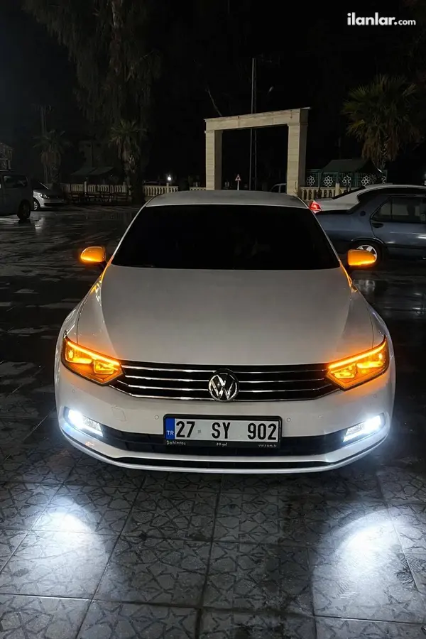2017 Volkswagen Passat 1.6 TDi BlueMotion dizel otomatik otomobil - Fotoğraf 1