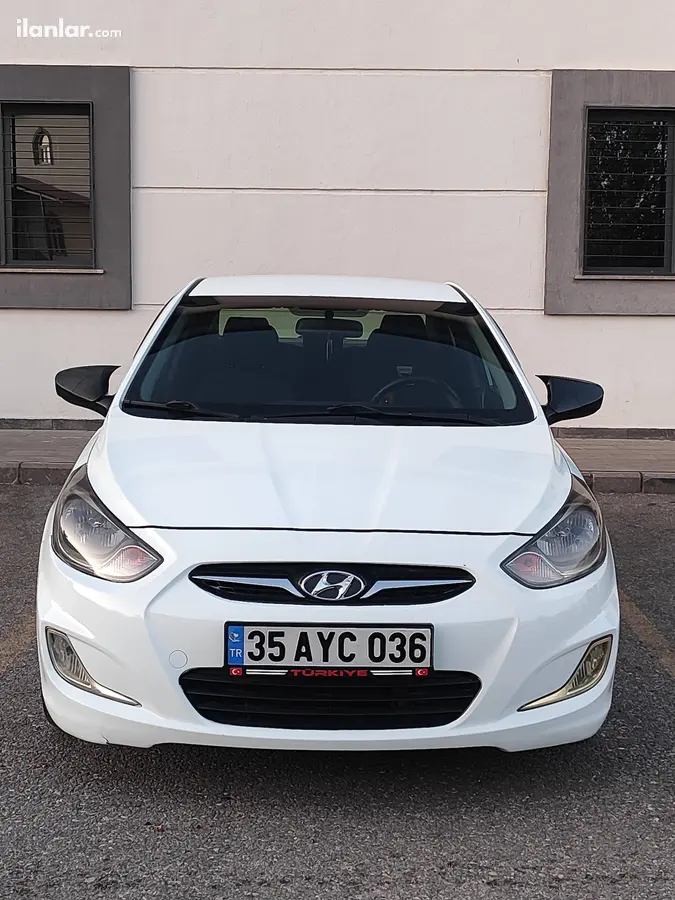 2012 Hyundai Accent Blue 1.6 CRDI dizel manuel otomobil - Fotoğraf 3