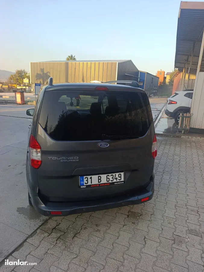 2015 Ford Tourneo Courier 1.6 TDCi dizel manuel minivan & Panelvan - Fotoğraf 2