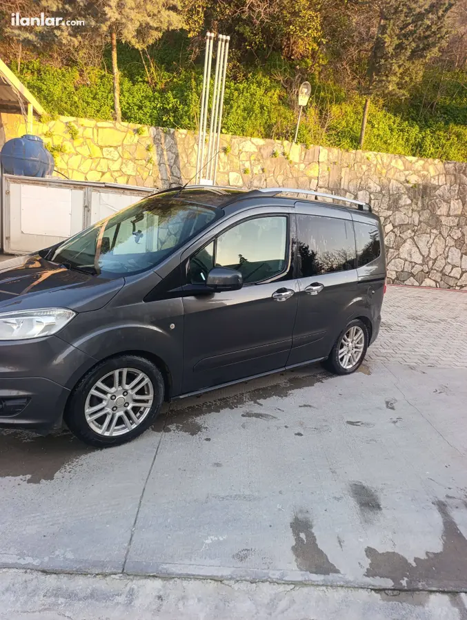 2015 Ford Tourneo Courier 1.6 TDCi dizel manuel minivan & Panelvan - Fotoğraf 3