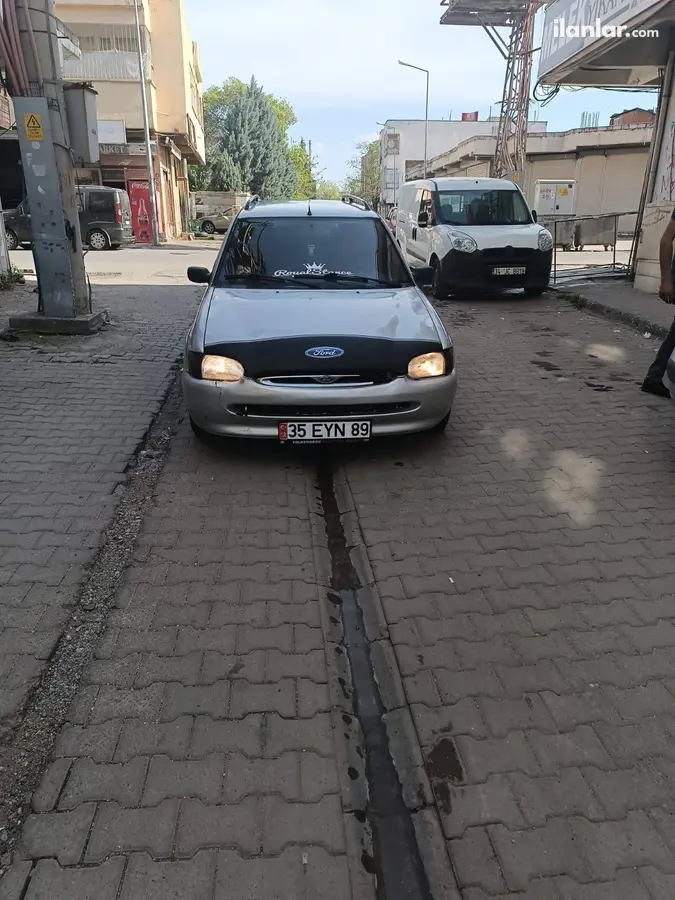 1998 Ford Escort 1.6 benzinli manuel otomobil - Fotoğraf 1