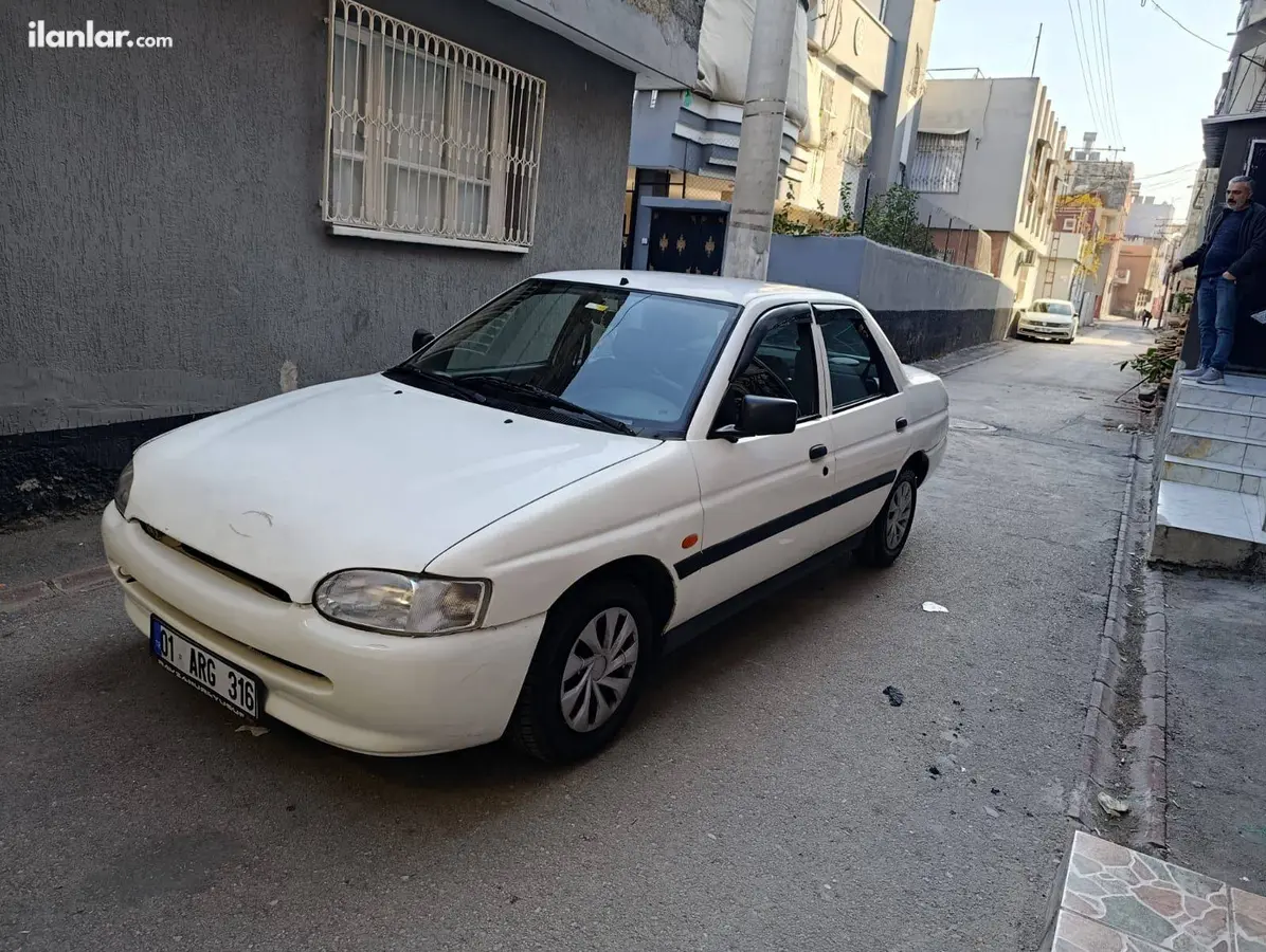 1996 Ford Escort 1.6 diğer manuel otomobil - Fotoğraf 1