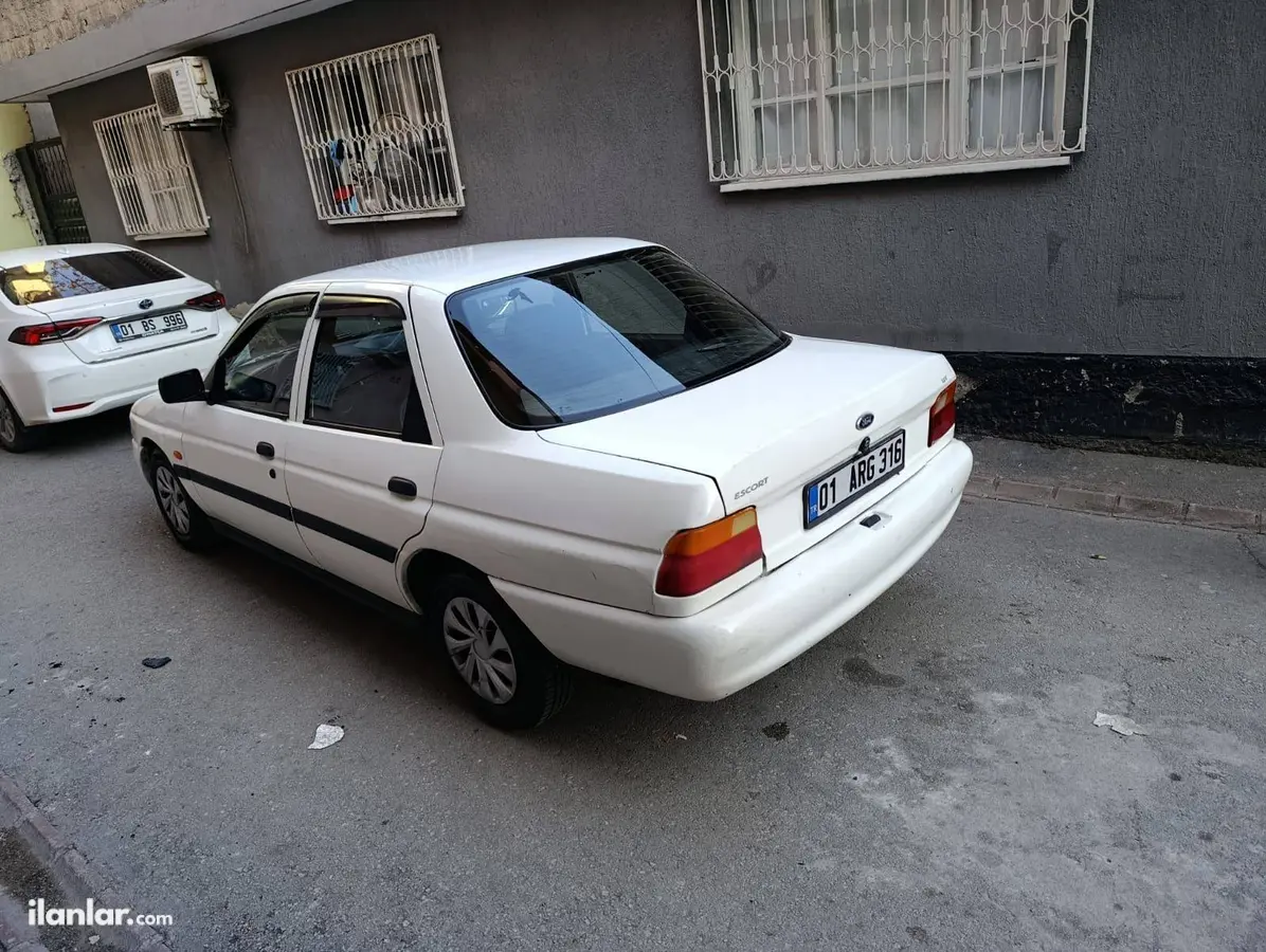 1996 Ford Escort 1.6 diğer manuel otomobil - Fotoğraf 3