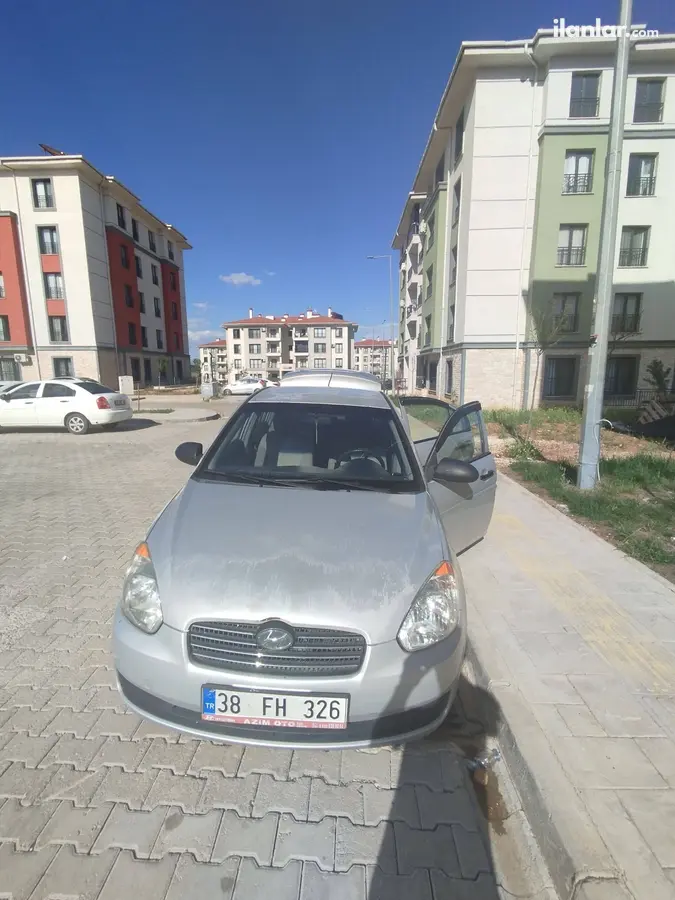 2007 Hyundai Accent Era 1.4 benzinli manuel otomobil - Fotoğraf 1