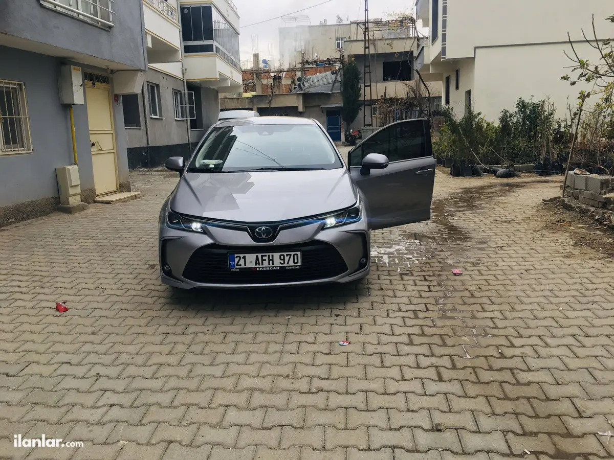 2021 Toyota Corolla 1.8 Hybrid hibrit otomatik otomobil - Fotoğraf 1