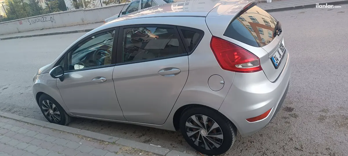 2012 Ford Fiesta 1.4 TDCi dizel manuel otomobil - Fotoğraf 1