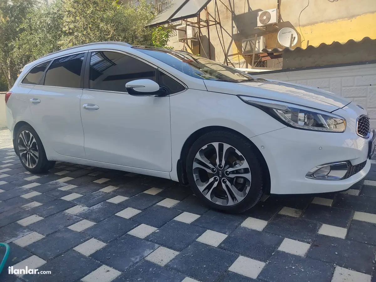 2013 Kia Ceed 1.6 CRDi dizel otomatik otomobil - Fotoğraf 1