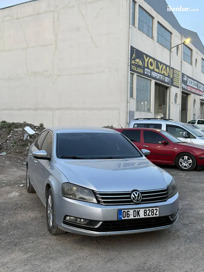 2011 Volkswagen Passat 1.4 TSi BlueMotion benzinli yarı Otomatik otomobil - Fotoğraf 1
